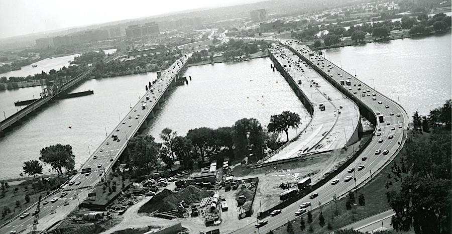 looking towards Virginia as the Highway Bridge built in 1906 is dismantled and a new bridge contructed for northbound traffic