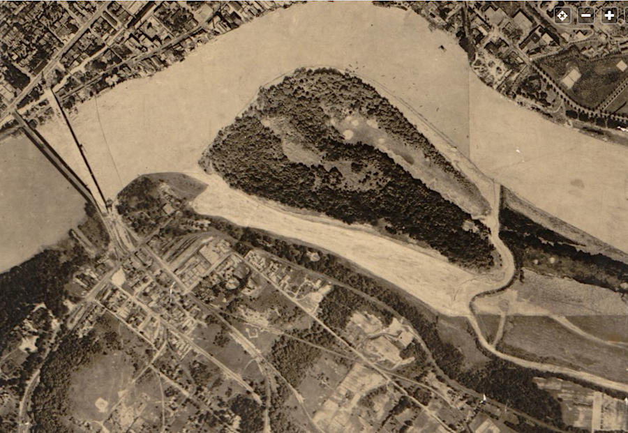 the gap between Columbia Island and Analostan Island was increased to allow Potomac River floodwaters to pass downstream