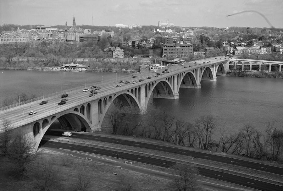the Key Bridge replaced the Aqueduct Bridge in 1923