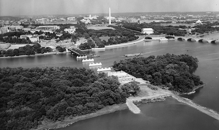 Teddy Roosevelt Bridge under construction, 1962