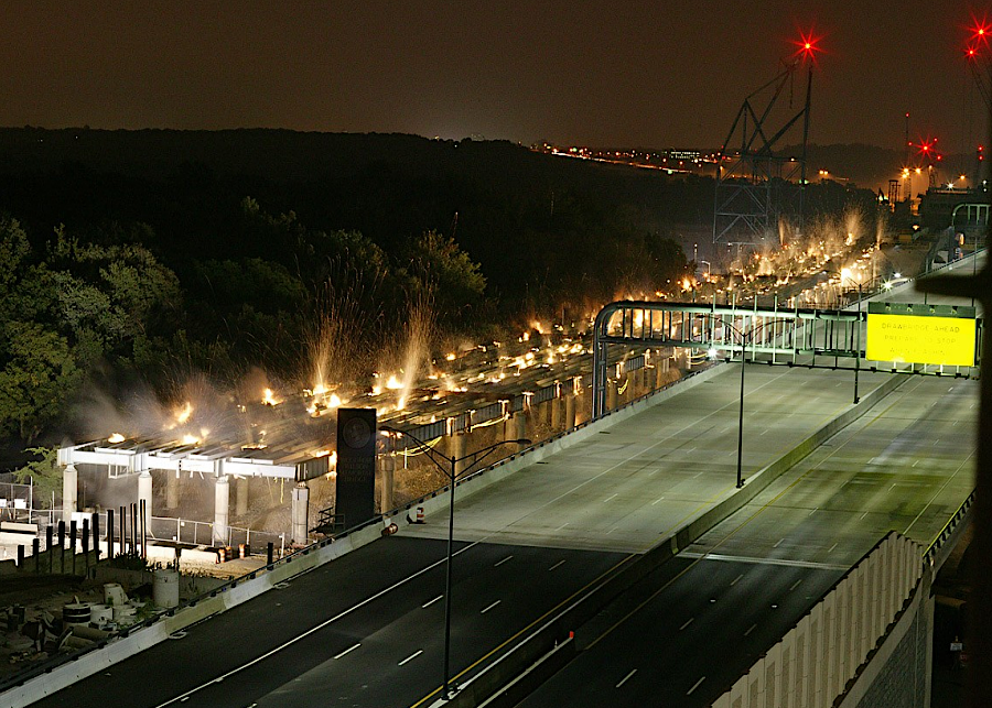 demolition of the steel girders of the 1961 Woodrow Wilson Bridge in 2006