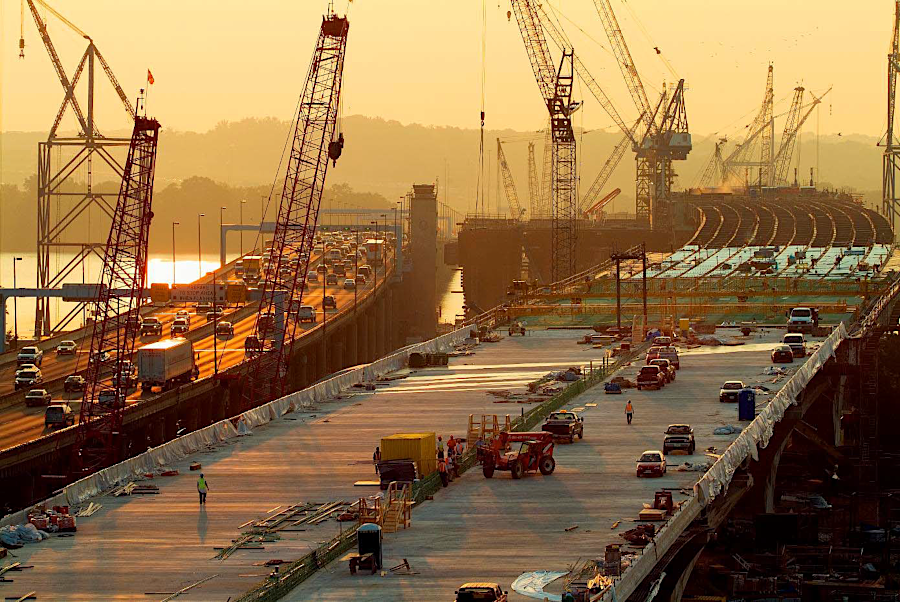 new Woodrow Wilson Bridge under construction (1961 bridge on left)