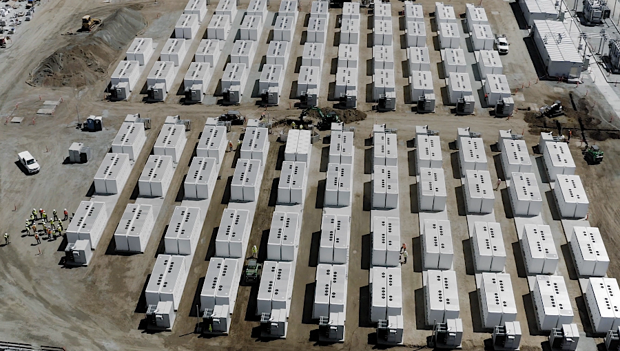 Pacific Gas & Electric installed a 730 MWh Tesla Megapack to balance the electricity supply when demand peaked