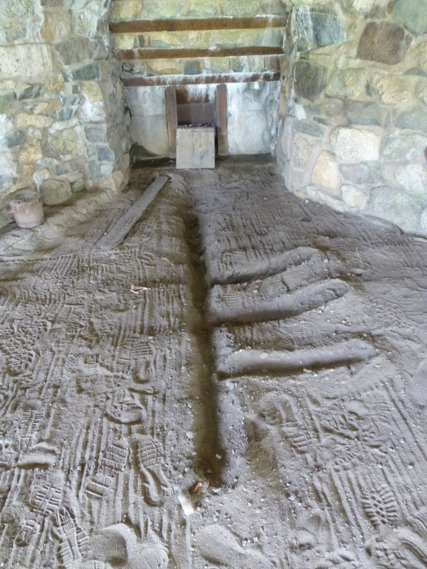 troughs in sand (normally dug out on both sides) were filled with molten iron, and after cooling the piglets were broken free from the sow in the middle