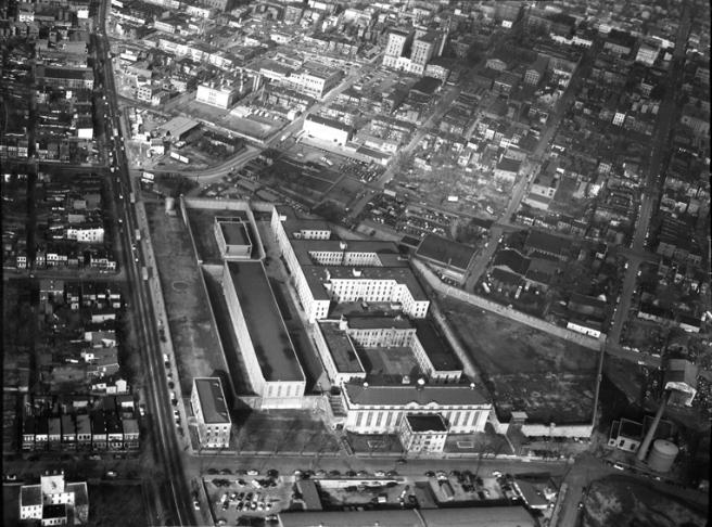 looking north at the state penitentiary in Richmond (January 24, 1954)