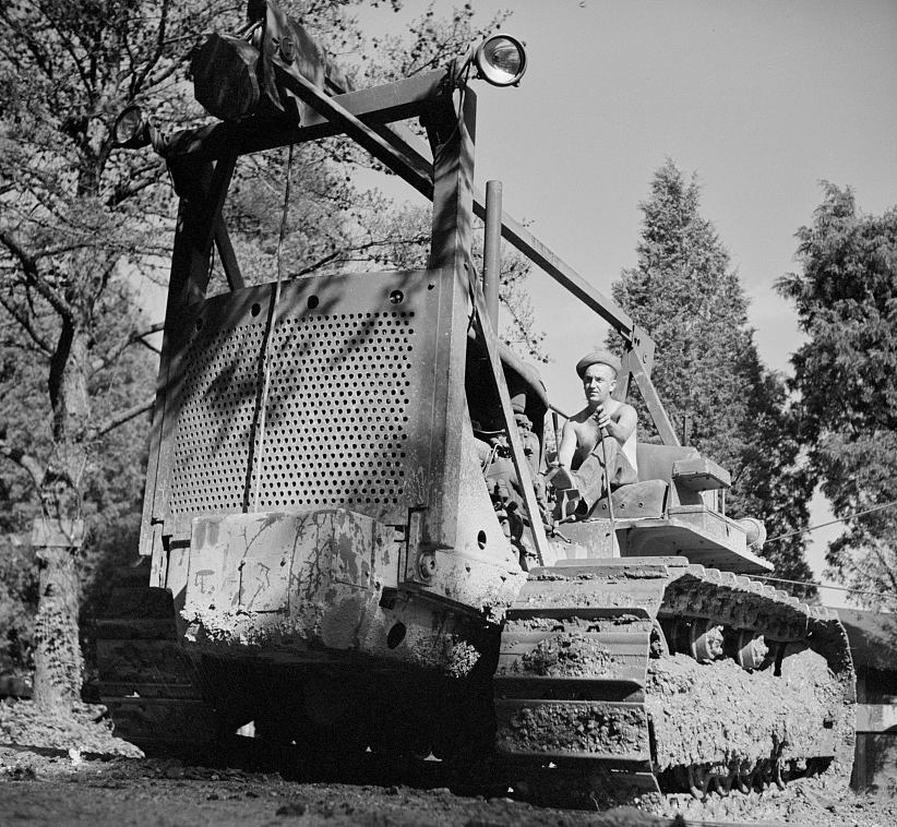 training at Fort Belvoir in 1942