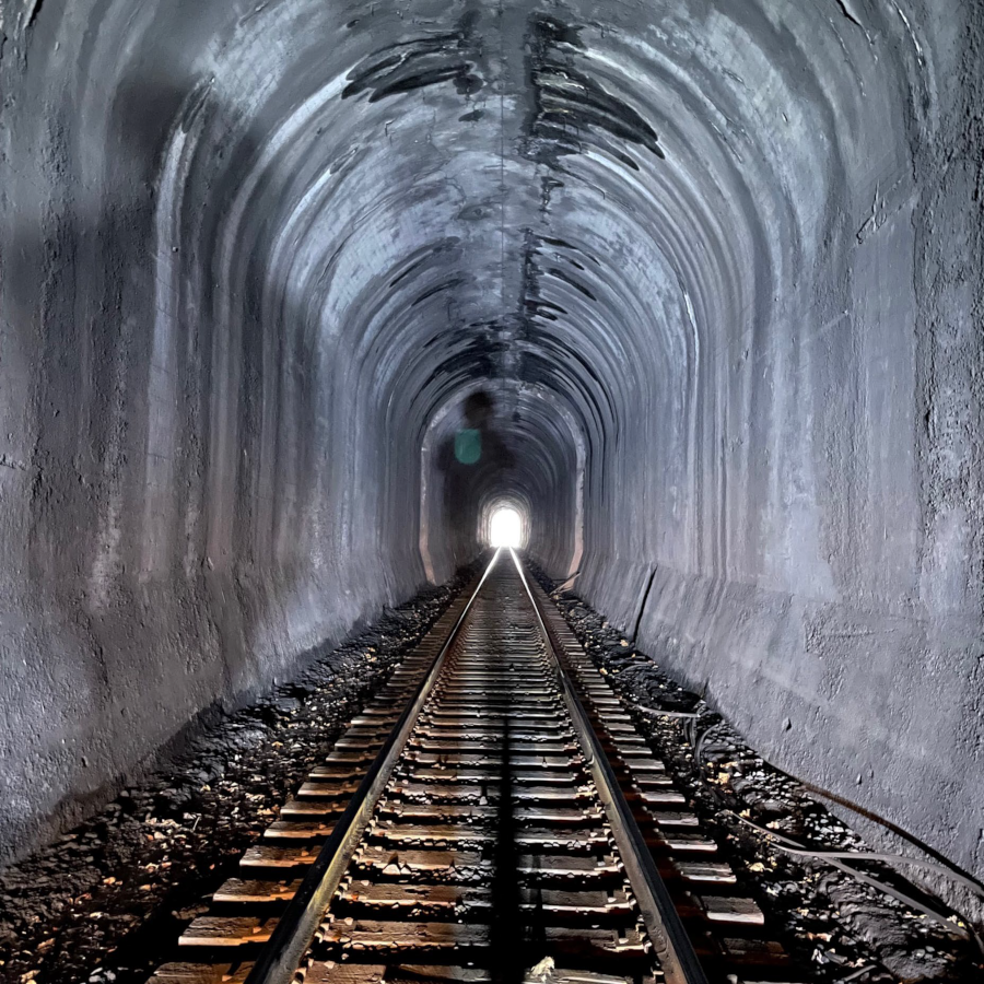 the Virginian Railway built the mile-long Merrimac Tunnel to cross the Eastern Continental Divide