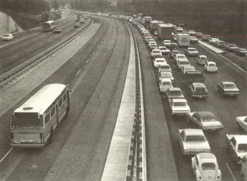 Shirley Express bus on reversible lanes