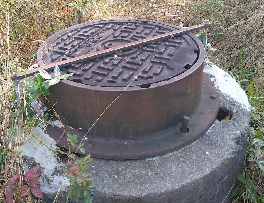 sewer pipelines in floodplain seal access points to avoid infiltration of floodwaters